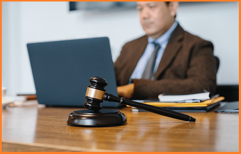 When Does Your Small Business Need A Lawyer by newtohr