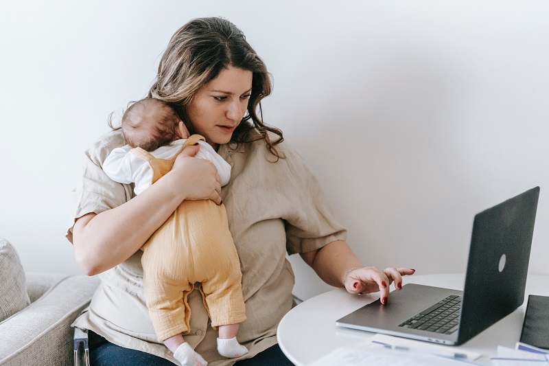Tips For Returning To Work As A New Mom by newtohr